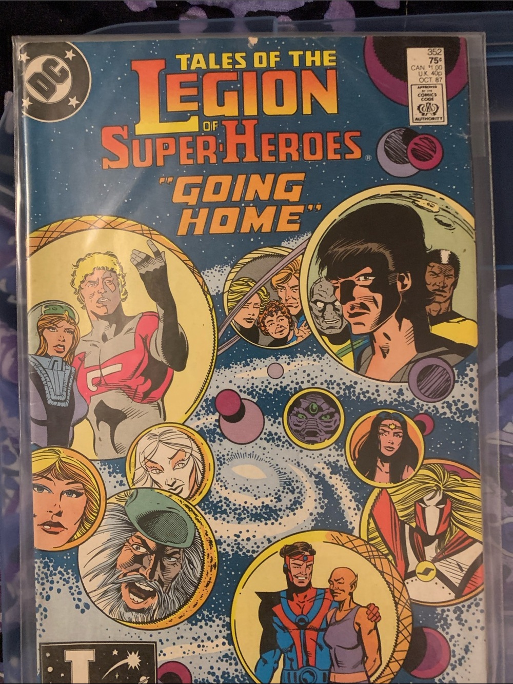 Dc comic bundle. - Picture 4 of 4